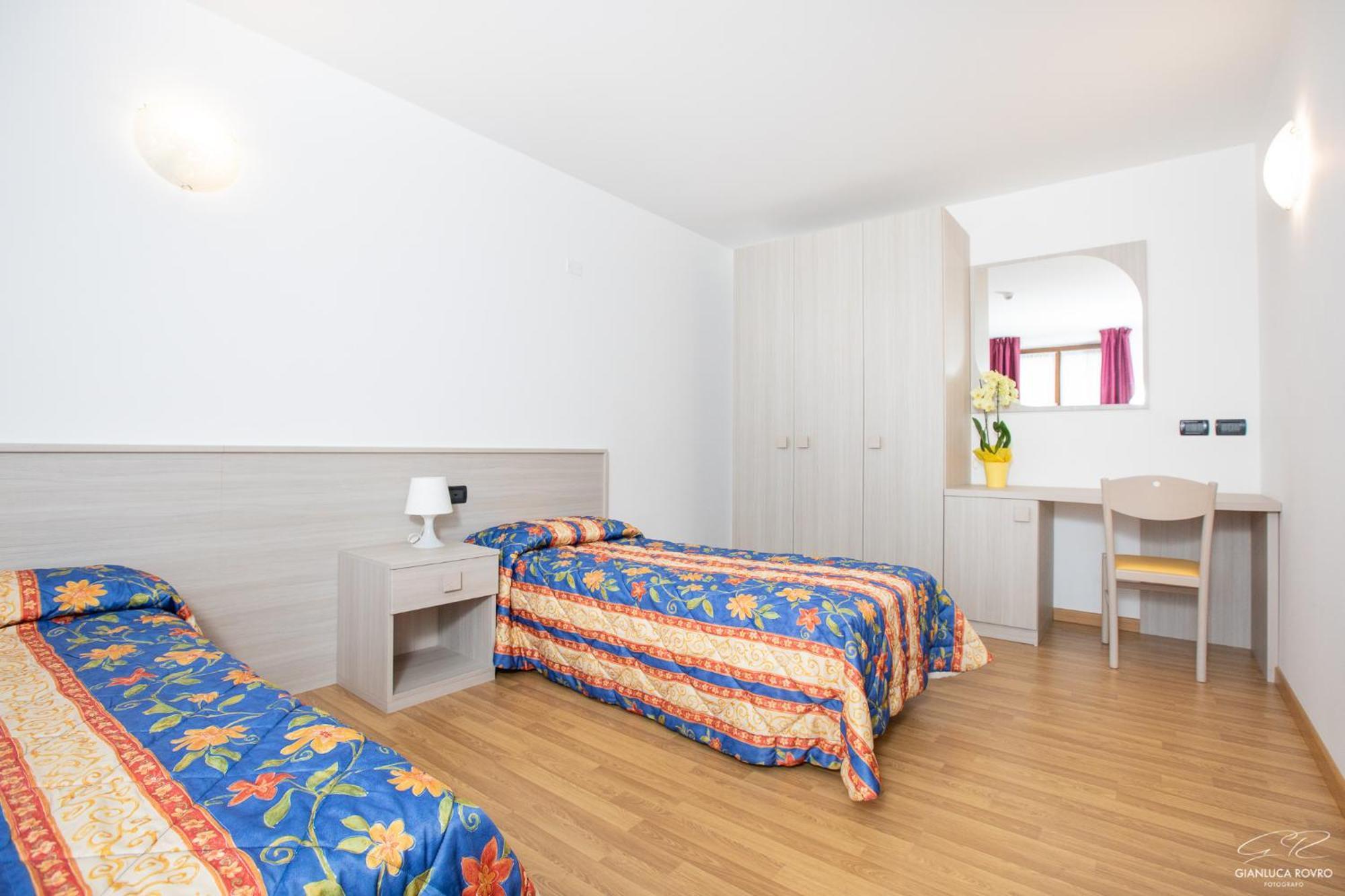Hotel Posta Comano Terme Exterior photo