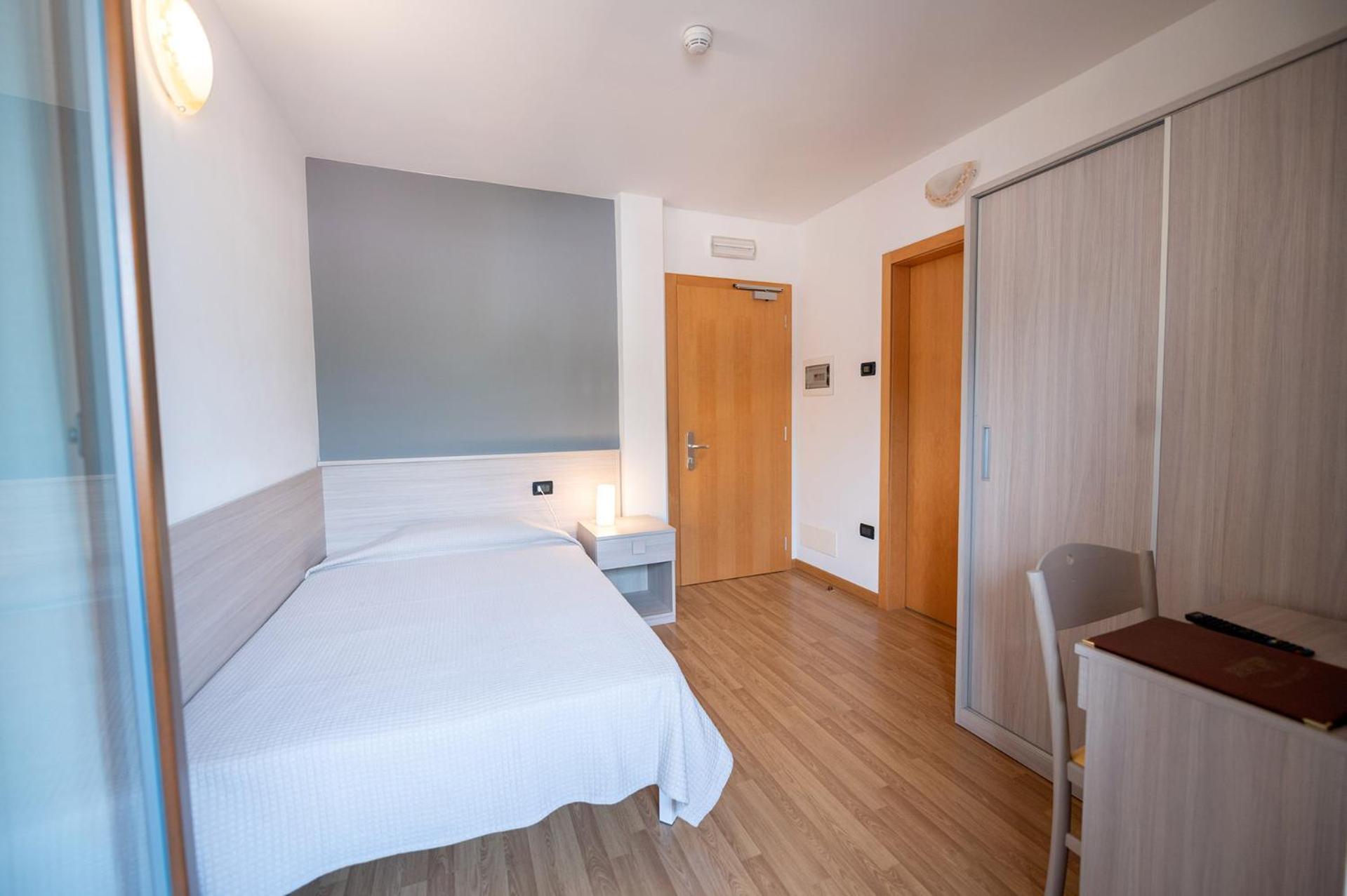 Hotel Posta Comano Terme Exterior photo